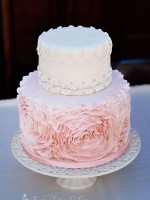 Topsy-Turvy-Cakes-wedding-fondant-rosette
