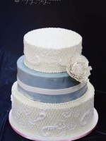 Topsy-Turvy-Cakes-wedding-buttercream-lace