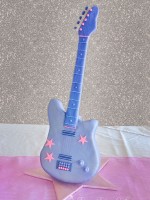 Topsy-Turvy-Cakes-standing-guitar